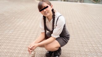A red-frame glasses girl with a fart story and a lot of excitement