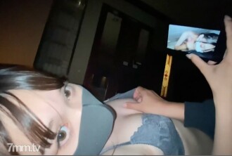 Maria, die einen Freund hat. Ich ließ ihn einen Gonzo machen, während er mit mir vor meinem Freund ein Betrugsvideo abspielte. FC2-PPV-2857224
