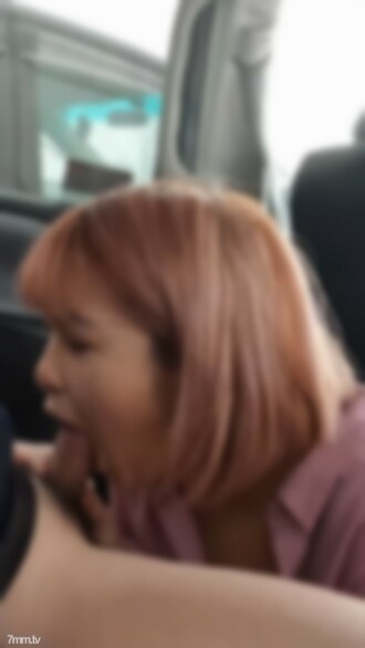 Fellation sans main dans la voiture d'un commis de bar pour fille (Cum) FC2-PPV-2904473
