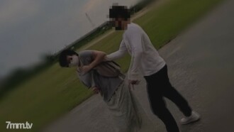 [Einzelperson] Die Frau des Wohnkomplexes reibt am Nachmittag das unerwartete Chichi. Als es noch hell war, habe ich meine Kehle unter der Überführung vergewaltigt und mit einem anderen Stock im Nebenzimmer mit einem Kind Vaginal-Cumshot gemacht. Ich habe ihn einfach nackt auf den Balkon geworfen. FC2-PPV-2930906