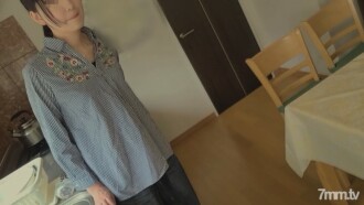 Große schlanke schöne Frau mit viel Wasser [Einzelperson] Während sie sich weigert, flattert sie mit einer großen Menge Wasser. Schade, dass wir den Ausdruck des Starrens in die Kamera nicht liefern können. FC2-PPV-2939404