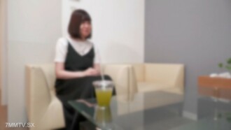 Humiliating and embarrassing Risa soy sauce (23 years old) progressing vacuum mouth exchange. * 4K high quality picture
