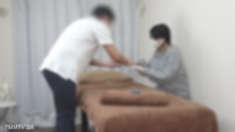 Wanita paling cantik di kawasan saya, berusia 20 tahun, dengan janggut semula jadi, telah tiba di kedai saya. Seorang kekasih H yang sangat terbuka dan comel dan romantik, serta tambahan Kinya! | Pasaran elektronik FC2