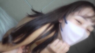 Pertama kali syuting! [Tanpa sensor] [Creampie] NTR seorang wanita cantik yang kurang berpengalaman dan setia pada pacarnya. Creampie di vagina basah yang terasa lebih nikmat daripada penis pacarnya. Garis-garis bekas berjemur di baju renangnya sangat seksi. *Bonus disertakan