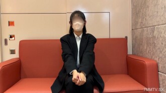 敏感且容易紧张的21岁学生。刺激身体深层部位，整个过程不停歇，插入后，高潮来临→大量射精。