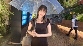 「白皙性感，身材如神。老師，我已經濕了。這位純真的鋼琴老師簡直淫蕩到只要有人碰觸她的乳頭，她就會自慰。看著她努力抑制住呻吟，我的陰莖勃起了……」：MGS Video（Prestige Group）成人視頻發佈網站